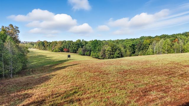 1275A Ennis Branch Rd, Mc Ewen, TN 37101