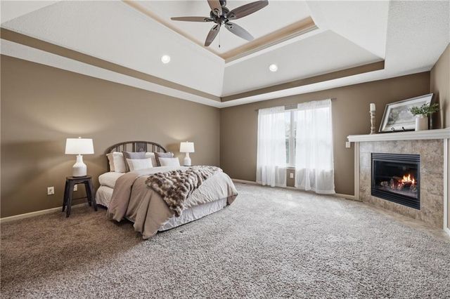 4229 S White Sands Court, Blue Springs, MO 64015