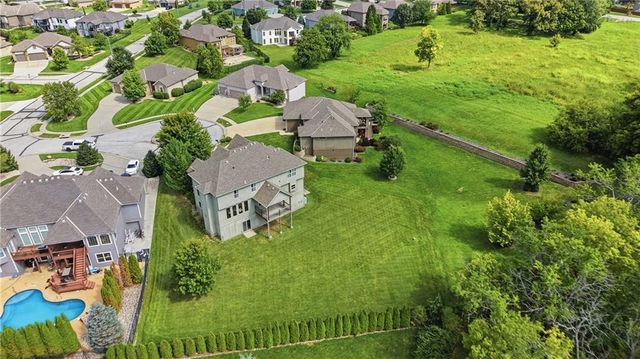 4229 S White Sands Court, Blue Springs, MO 64015