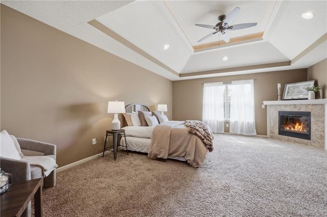 4229 S White Sands Court, Blue Springs, MO 64015