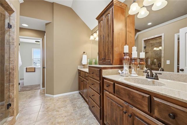 4229 S White Sands Court, Blue Springs, MO 64015