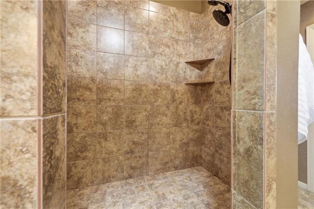 4229 S White Sands Court, Blue Springs, MO 64015