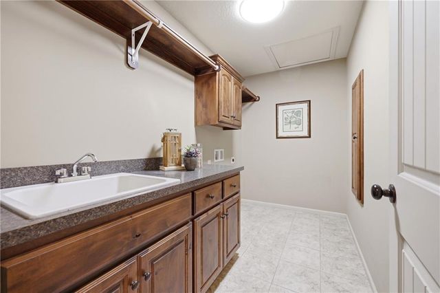 4229 S White Sands Court, Blue Springs, MO 64015