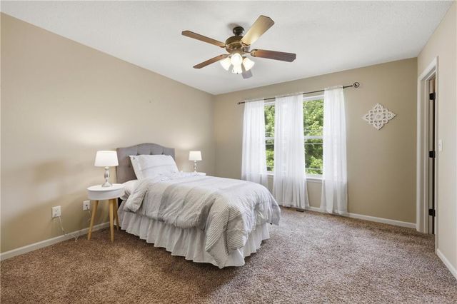 4229 S White Sands Court, Blue Springs, MO 64015