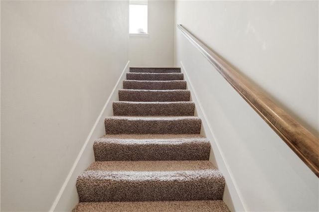 4229 S White Sands Court, Blue Springs, MO 64015