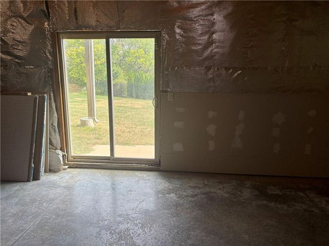 4229 S White Sands Court, Blue Springs, MO 64015