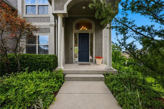 4229 S White Sands Court, Blue Springs, MO 64015