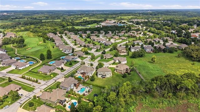 4229 S White Sands Court, Blue Springs, MO 64015