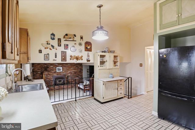 6911 PINE VALLEY DR, Glenn Dale, MD 20769