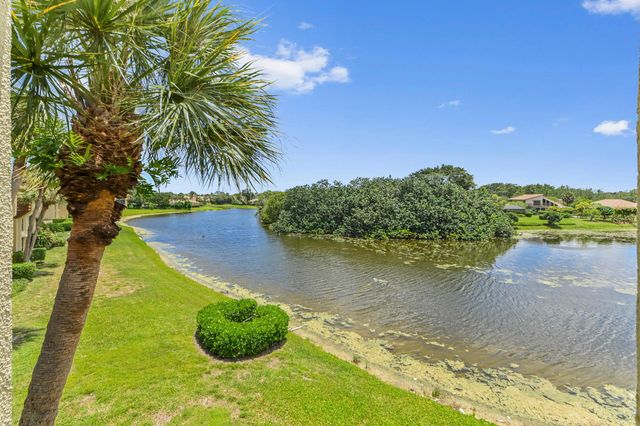 5250 Woodland Lakes Drive 327, Palm Beach Gardens, FL 33418