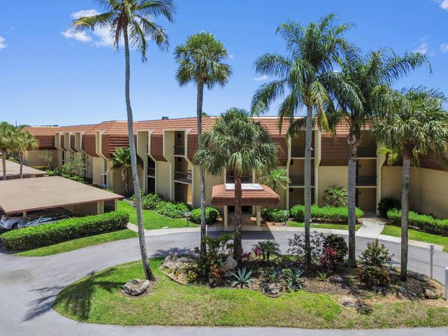 5250 Woodland Lakes Drive 327, Palm Beach Gardens, FL 33418