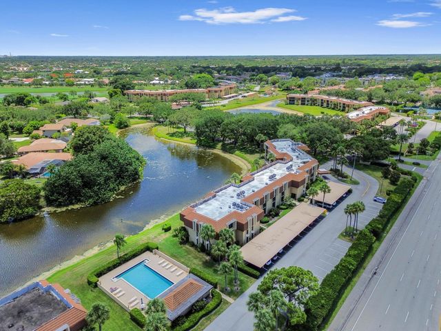 5250 Woodland Lakes Drive 327, Palm Beach Gardens, FL 33418