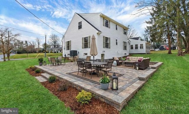 2 GOLFVIEW ROAD, Camp Hill, PA 17011