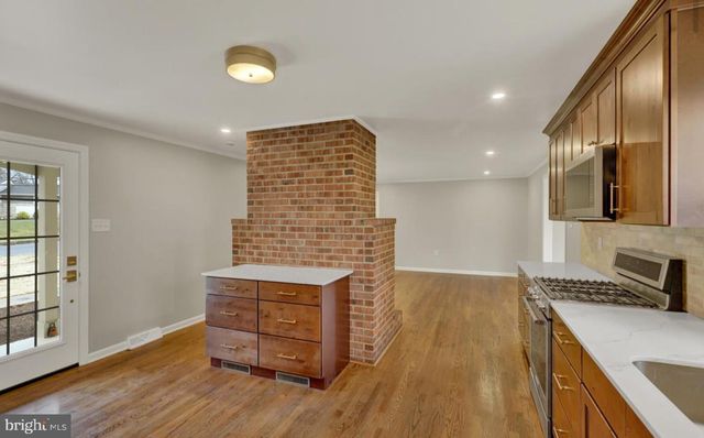 2 GOLFVIEW ROAD, Camp Hill, PA 17011