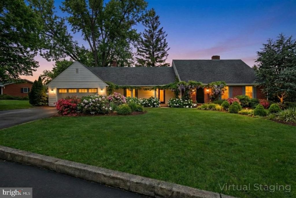 2 GOLFVIEW ROAD, Camp Hill, PA 17011