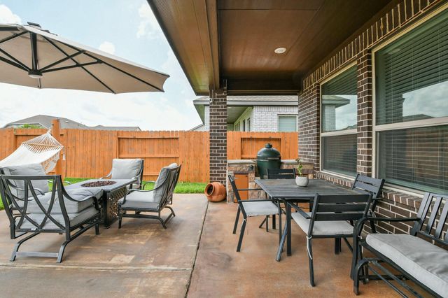 14011 Lago Creek Court, Rosharon, TX 77583