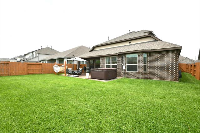 14011 Lago Creek Court, Rosharon, TX 77583