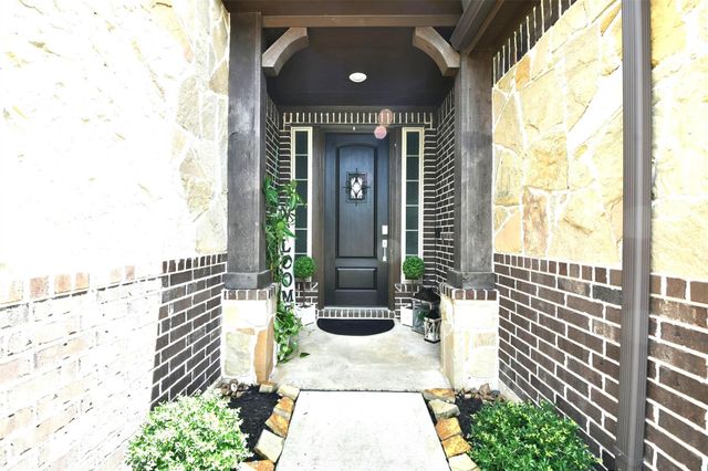 14011 Lago Creek Court, Rosharon, TX 77583