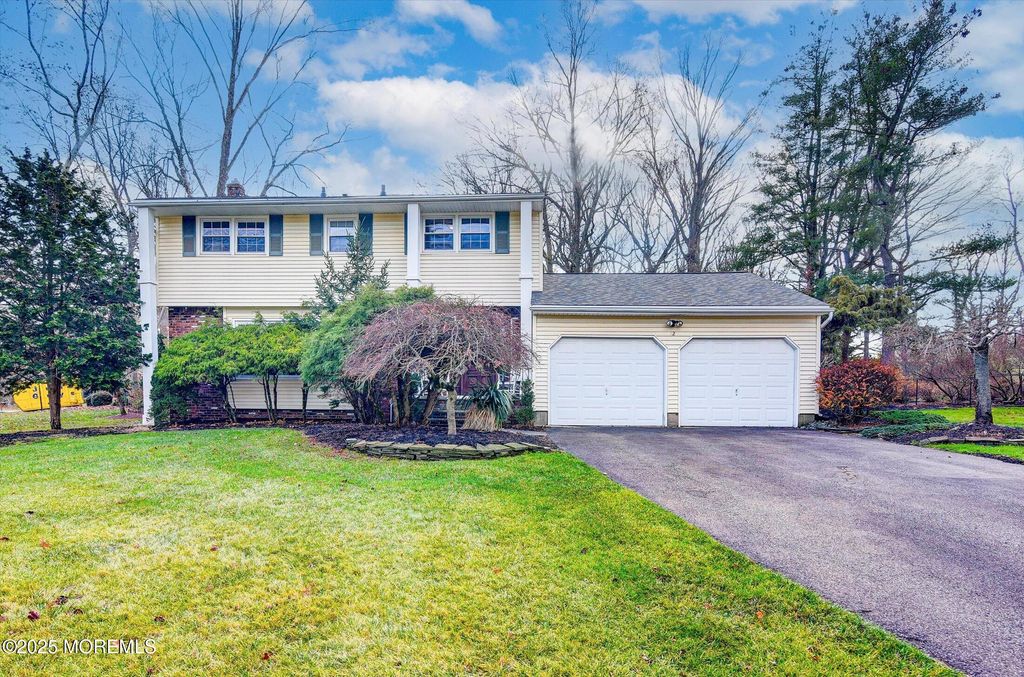 12 Margie Road, East Brunswick, NJ 08816