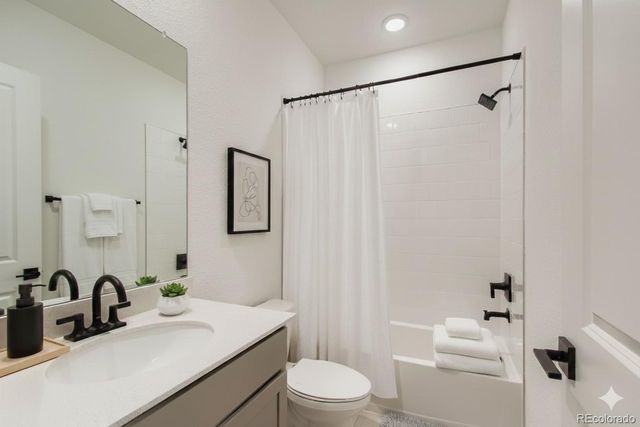 15339 W 68th Loop, Arvada, CO 80007