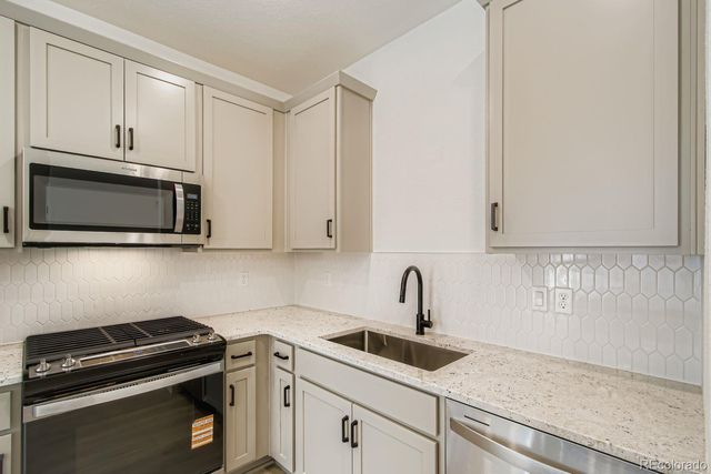 15339 W 68th Loop, Arvada, CO 80007