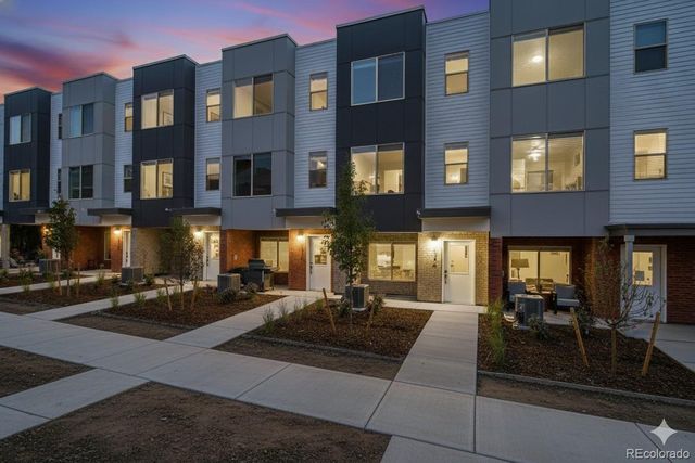 15339 W 68th Loop, Arvada, CO 80007