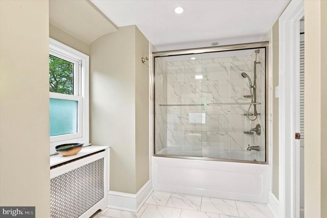 124 W GRAVERS LN, Philadelphia, PA 19118