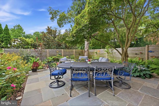 124 W GRAVERS LN, Philadelphia, PA 19118