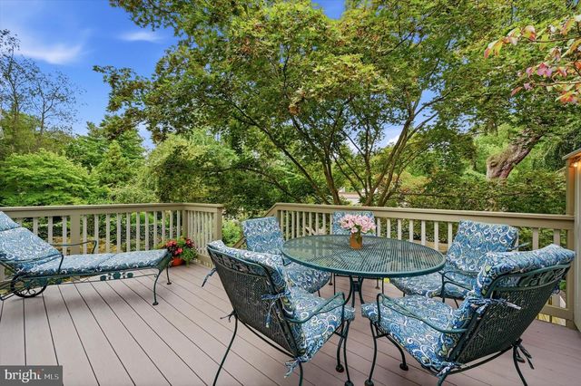 124 W GRAVERS LN, Philadelphia, PA 19118