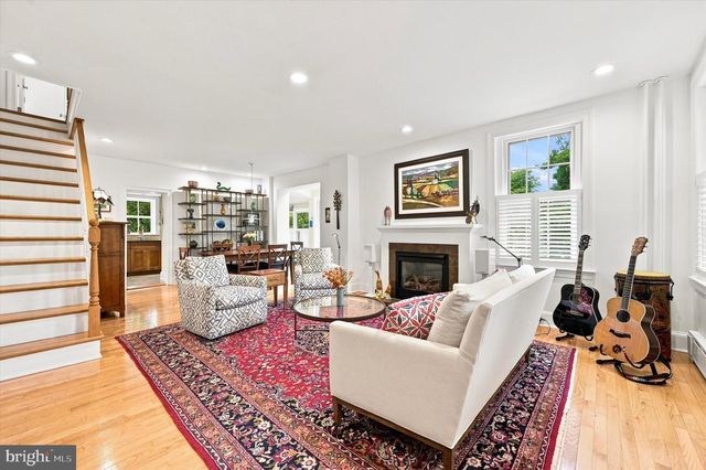 124 W GRAVERS LN, Philadelphia, PA 19118