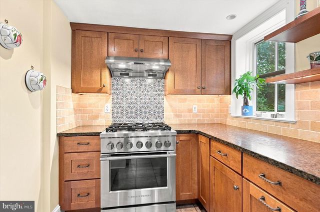 124 W GRAVERS LN, Philadelphia, PA 19118