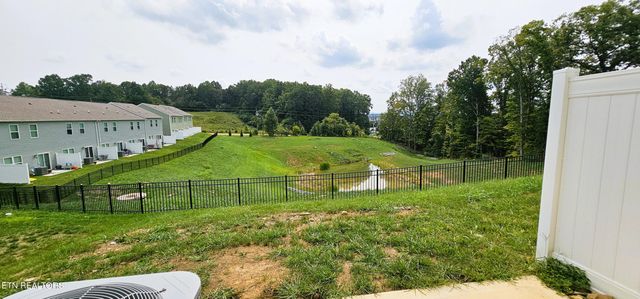 333 Emma Victoria Way, Kodak, TN 37764