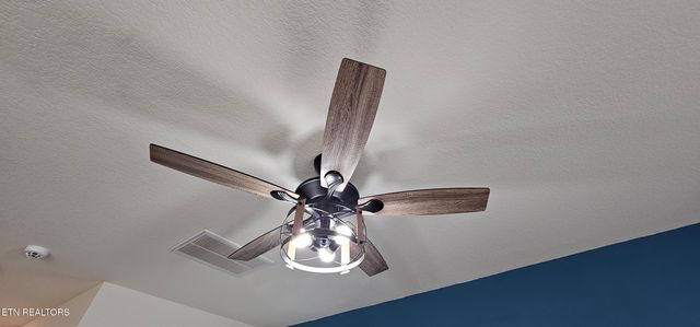 333 Emma Victoria Way, Kodak, TN 37764