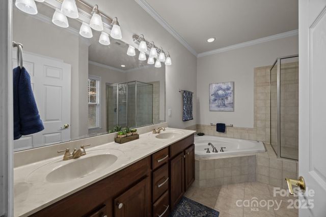 2915 Autumn Harvest Lane, Charlotte, NC 28269