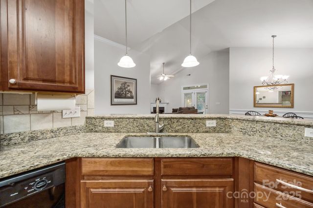 2915 Autumn Harvest Lane, Charlotte, NC 28269