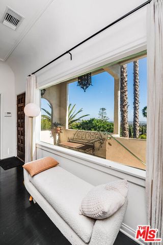 1750 N Fairfax Avenue, Los Angeles, CA 90046