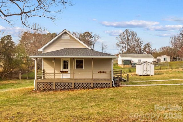 126 W Thomas Street, Troutman, NC 28166