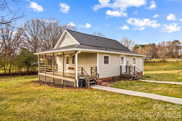 126 W Thomas Street, Troutman, NC 28166