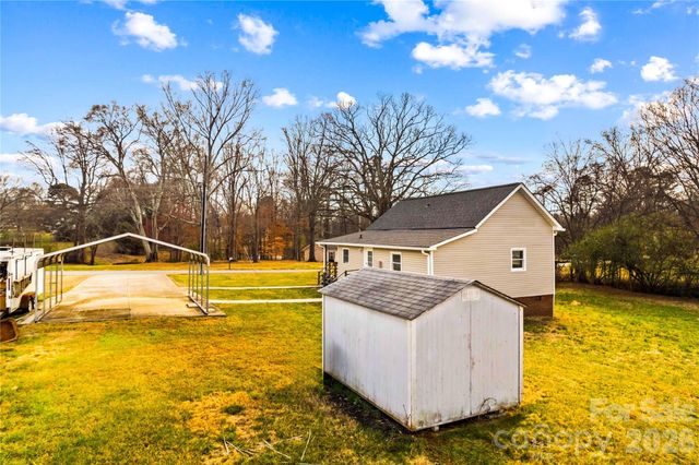 126 W Thomas Street, Troutman, NC 28166