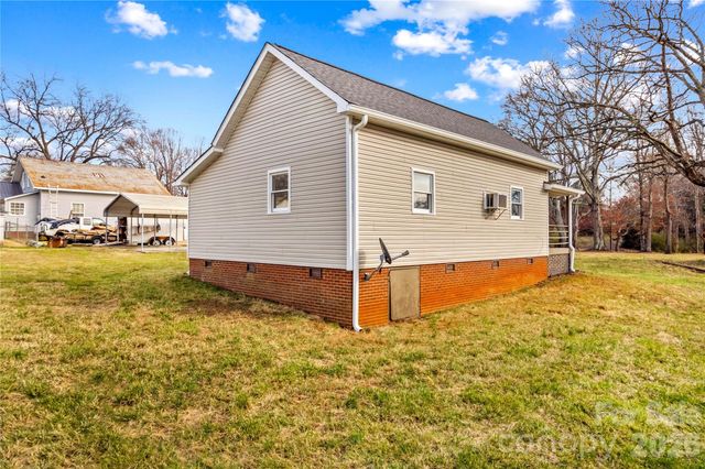 126 W Thomas Street, Troutman, NC 28166
