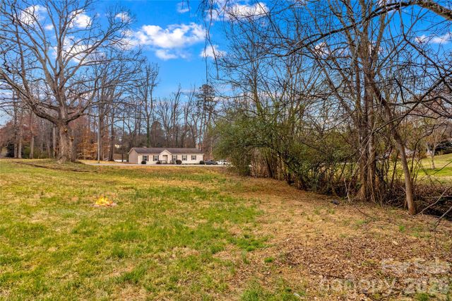 126 W Thomas Street, Troutman, NC 28166