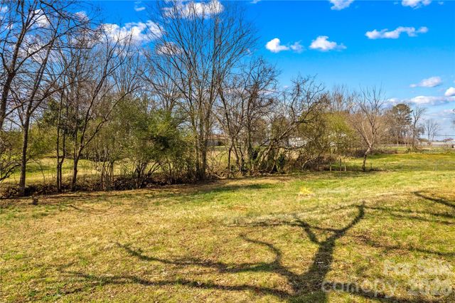 126 W Thomas Street, Troutman, NC 28166