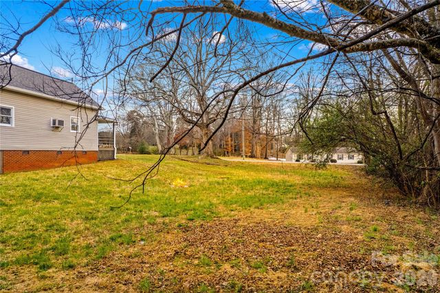 126 W Thomas Street, Troutman, NC 28166