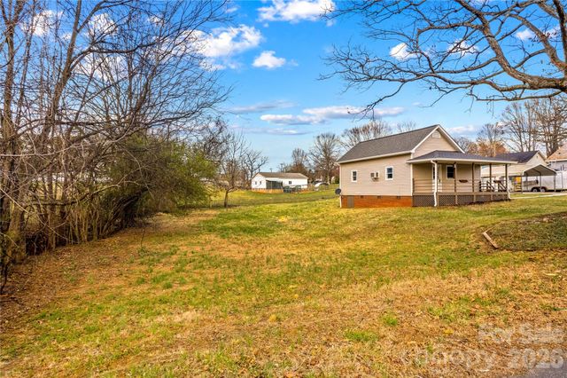 126 W Thomas Street, Troutman, NC 28166
