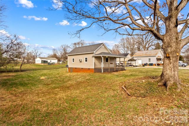 126 W Thomas Street, Troutman, NC 28166