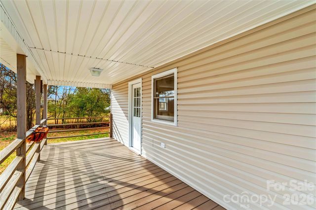 126 W Thomas Street, Troutman, NC 28166