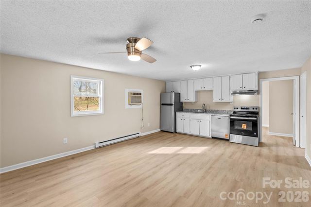 126 W Thomas Street, Troutman, NC 28166