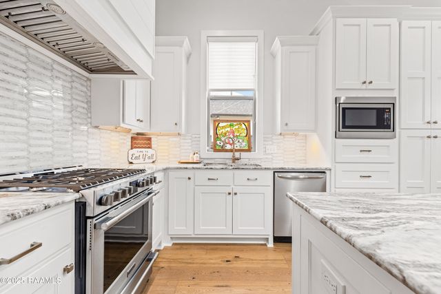 308 Catalina Lane, Youngsville, LA 70592