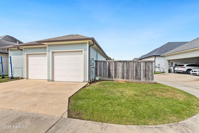 308 Catalina Lane, Youngsville, LA 70592