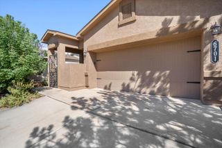 6701 KAYSER MILL Road NW, Albuquerque, NM 87114